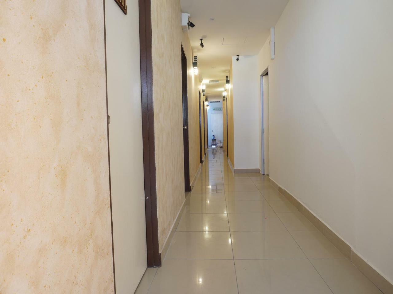 Oyo 90121 Summer House Bed & Cafe Kuala Lumpur Exterior foto