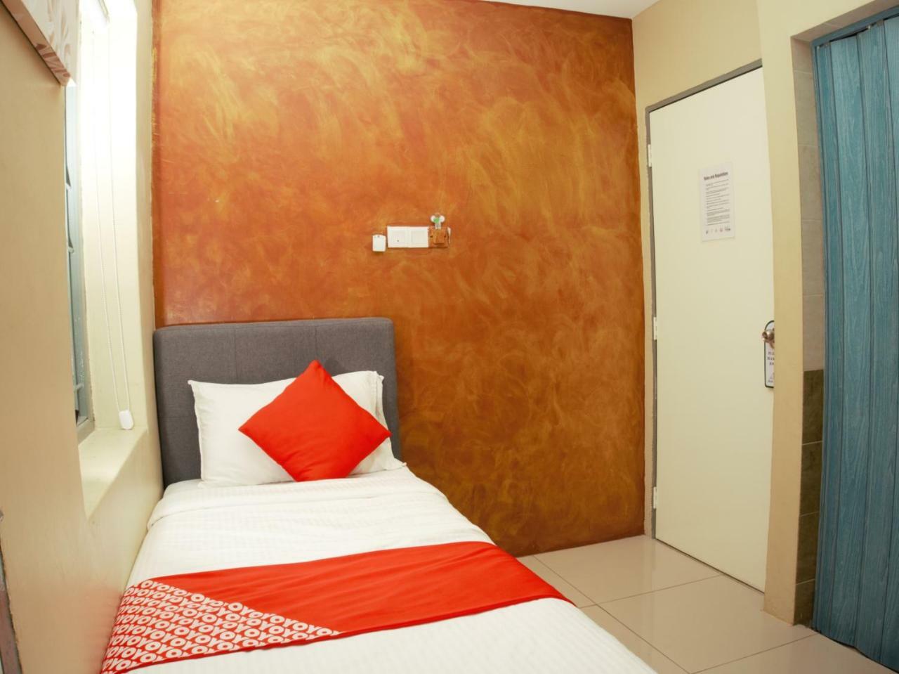 Oyo 90121 Summer House Bed & Cafe Kuala Lumpur Exterior foto